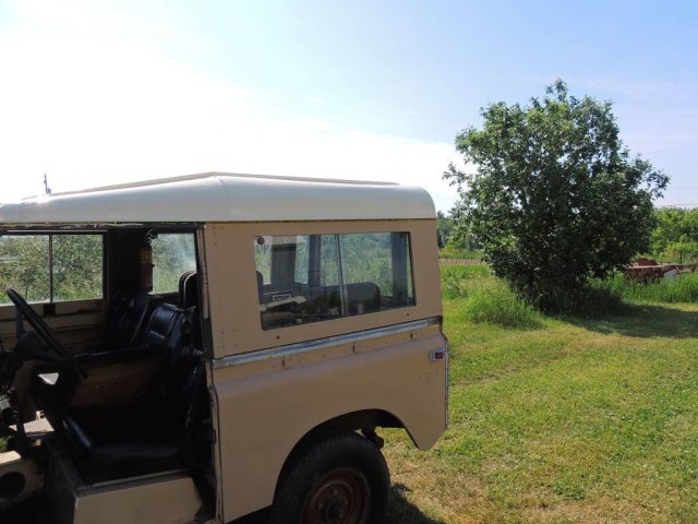 Le toit simple de Passe montagne sur Momovik